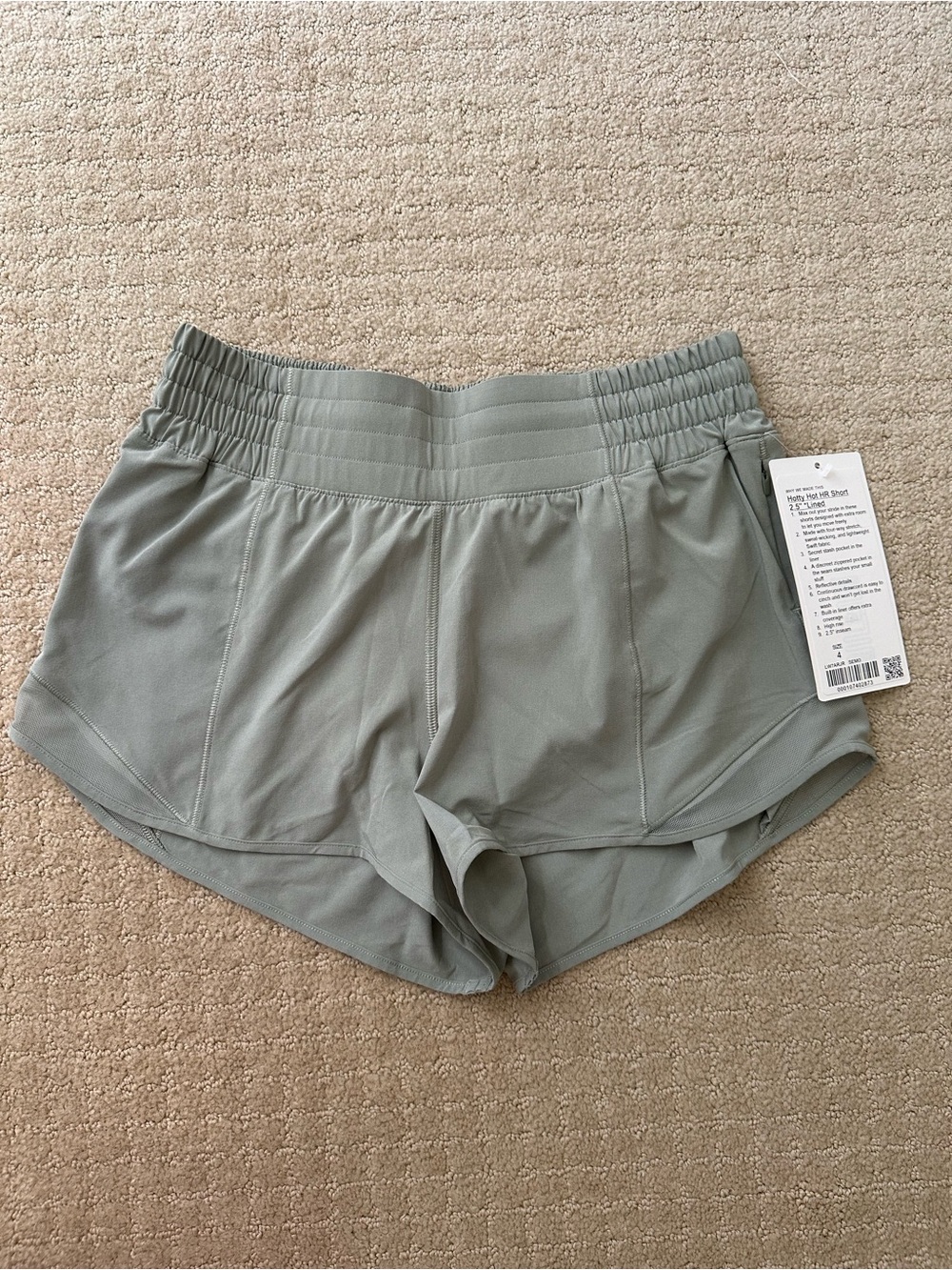 NWT lululemon Hotty hot High rise 2.5